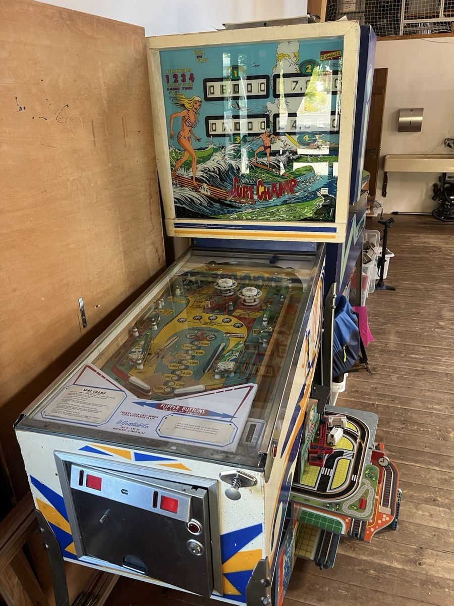 Flipper: Flipper Surf Champ D. Gottlieb Flipperkasten – Difettoso da Wohlenschwil venduto da Rabbithole7