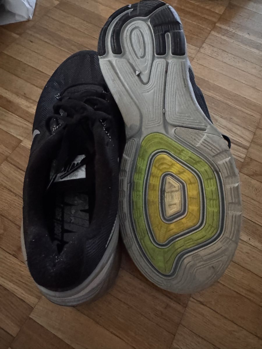 Nike Damenschuhe: Nike Free RN Grösse 38,5 – Gebraucht aus Winterthur von EasyRS 4