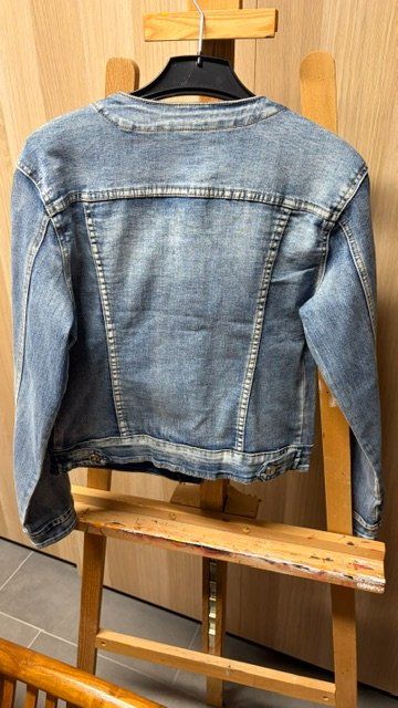 Giacche: Veste en jean avec perle – Nuovo (secondo la descrizione) da Crans VD venduto da vra_262m 1