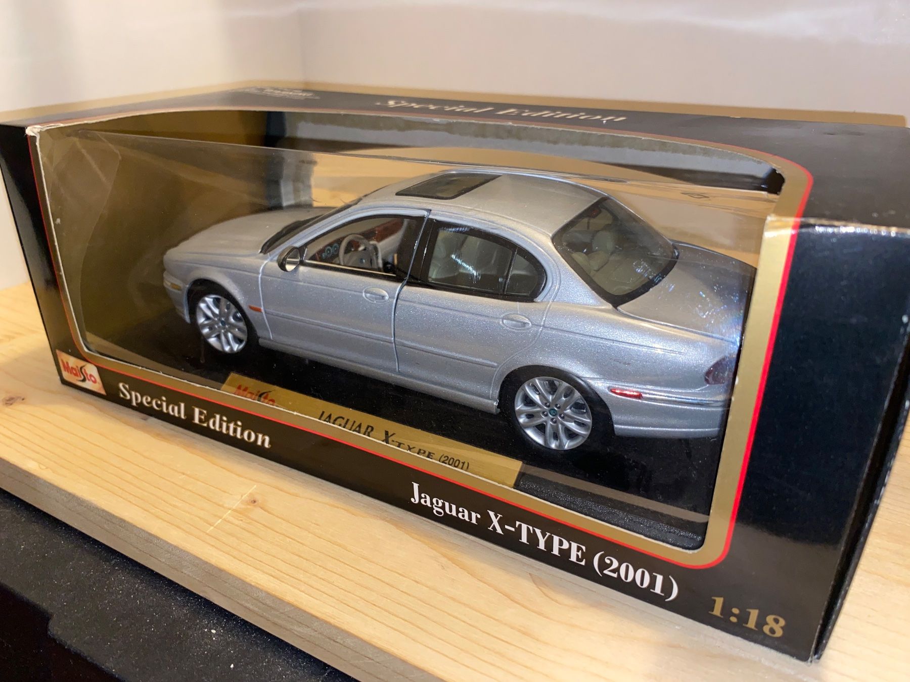 Jaguar Modellini d'auto: Jaguar X-Type 1/18 – Nuovo (secondo la descrizione) da Wohlen AG venduto da PrivatSammlung 1