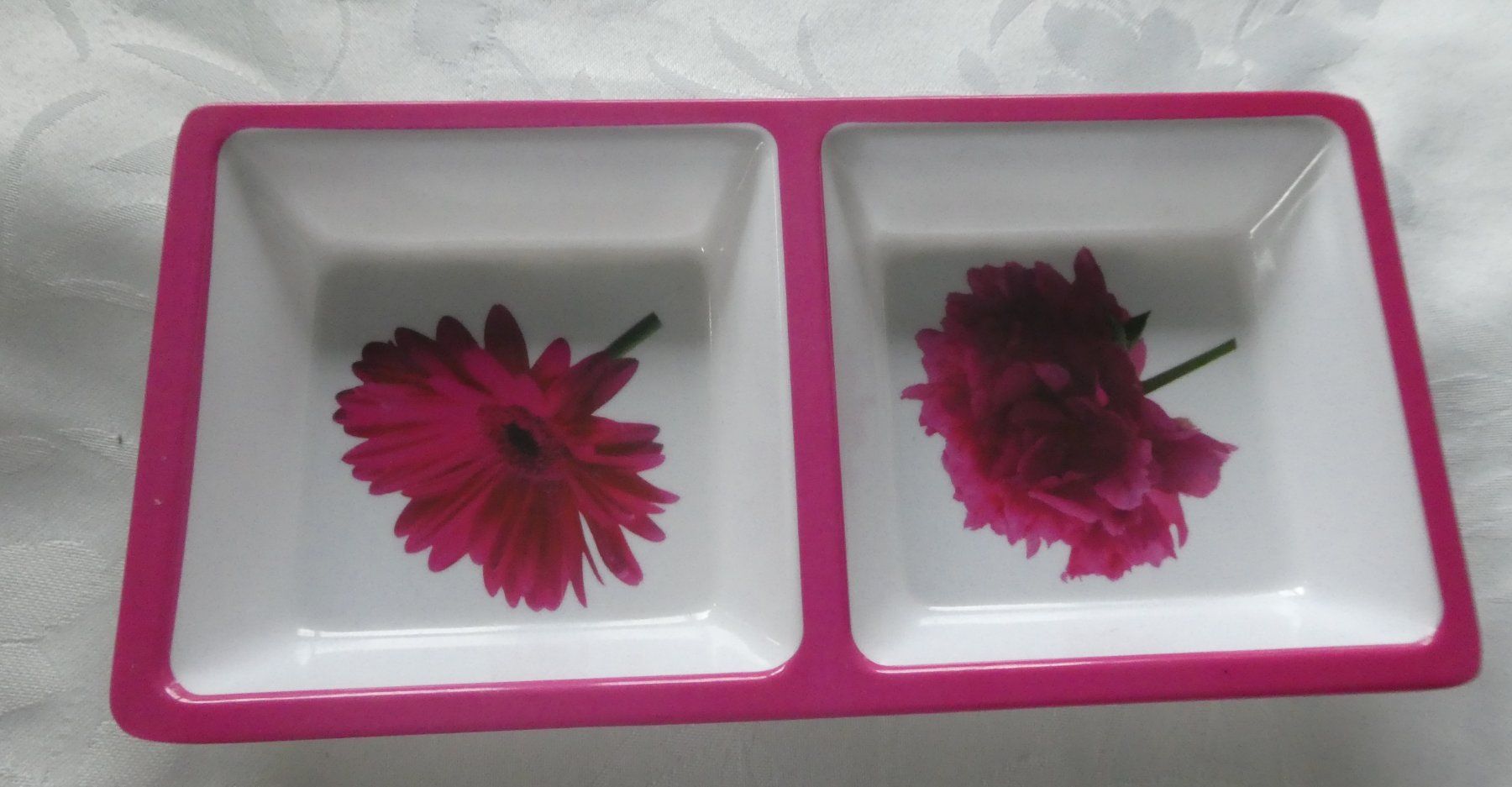 Pareti & Soffitti: Plateau apéro 2 compartiments fleurs rose/blanc neuf – Nuovo (secondo la descrizione) da Troistorrents venduto da Marion70 1