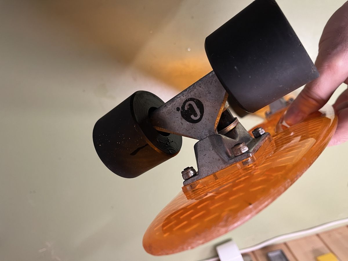 Skateboards: Skateboard orange 80er Stil, aus 2019 – Usato da Eglisau venduto da eglisau1 5