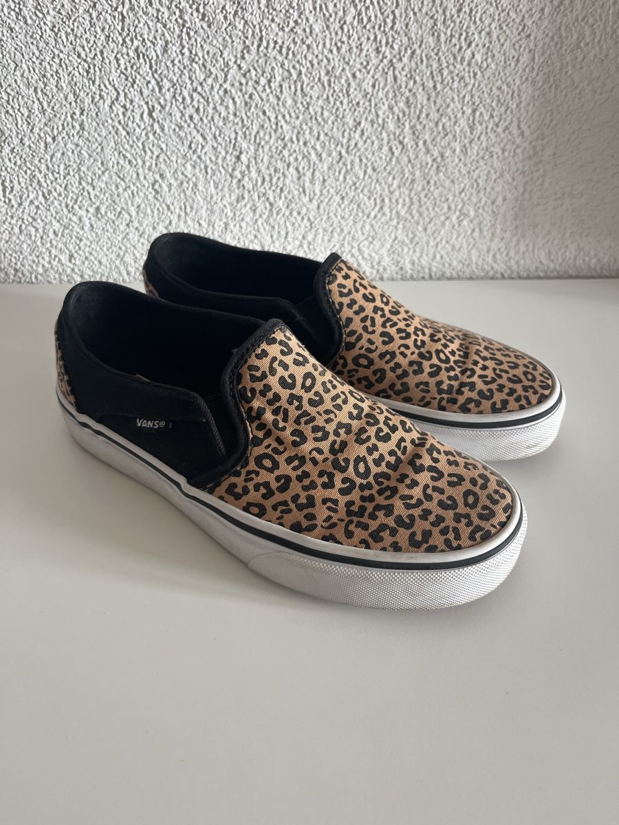 Vans Chaussures femmes: Vans Slip-ons Leo-Muster Grösse 35 – D'occasion à Frauenfeld par heyLani