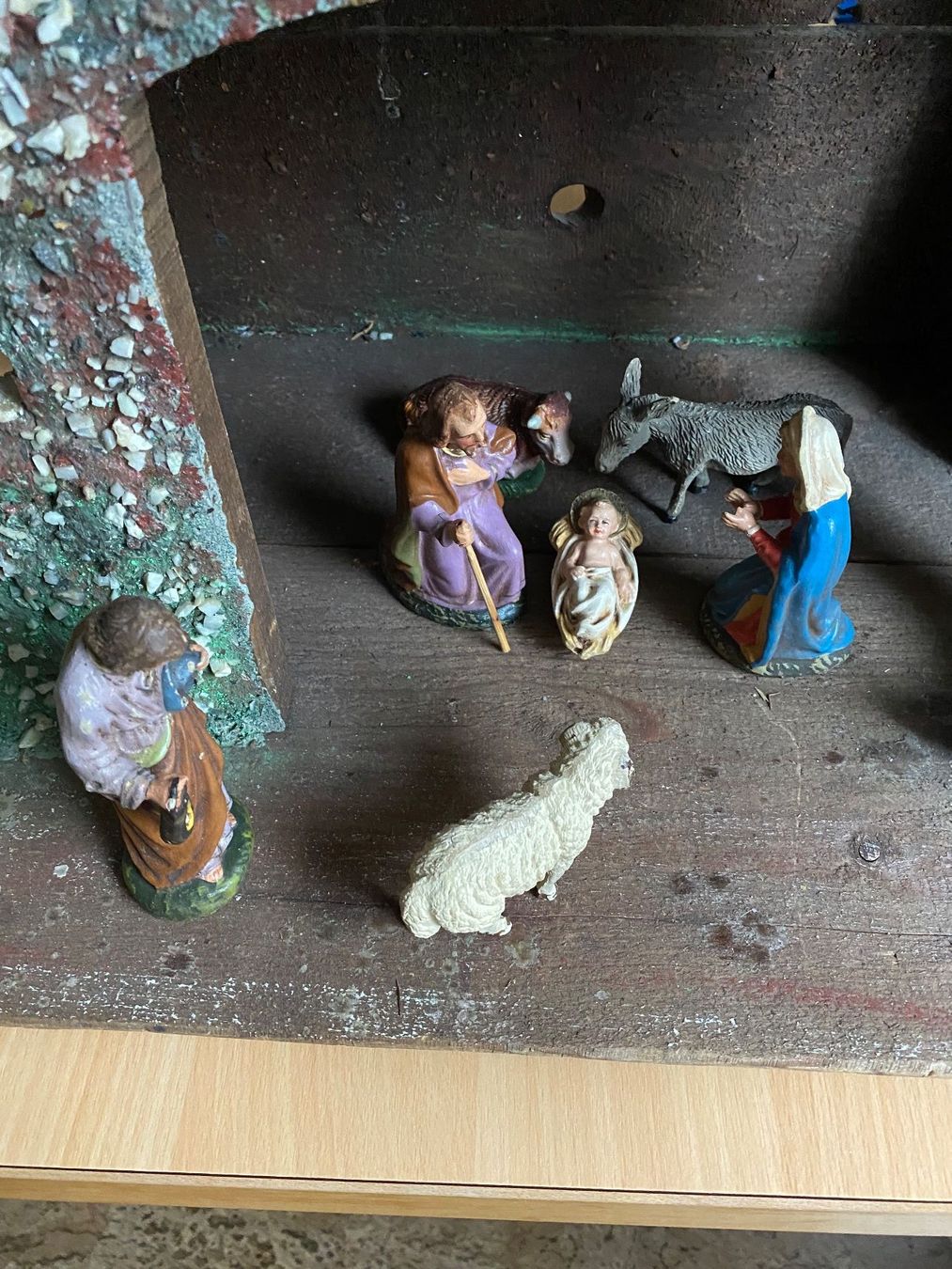 Tutte le decorazioni: Antike Weihnachtskrippe  sieben Figuren Christkind gemarkt – Usato da Stein AR venduto da claire009 2