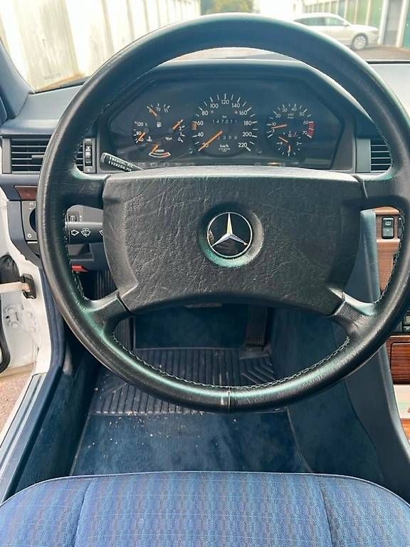 Autos: Mercedes-Benz W124 230 E – Gebraucht aus Langenthal von Goergens10 2