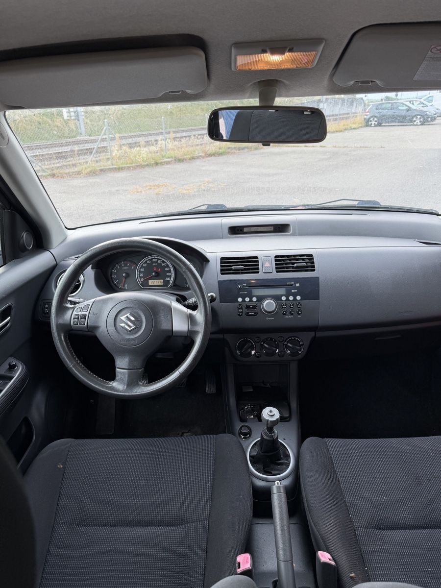 Suzuki Autos: Suzuki Swift 1.3 – Defekt aus Vuisternens-Romont von Mika-L 4