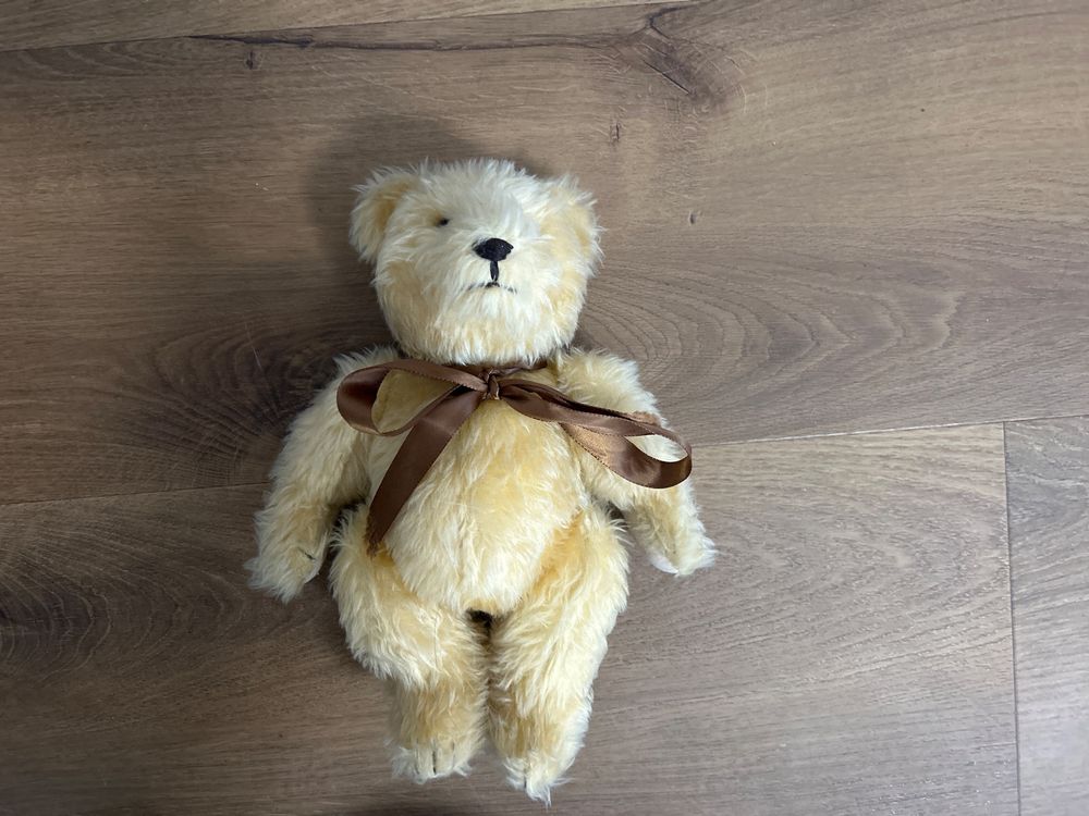 Vintage Sammlerbär Plüsch mit Stickerei „AF“