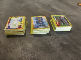  300 cartes Panini World Cup 2026 avec des doubles 