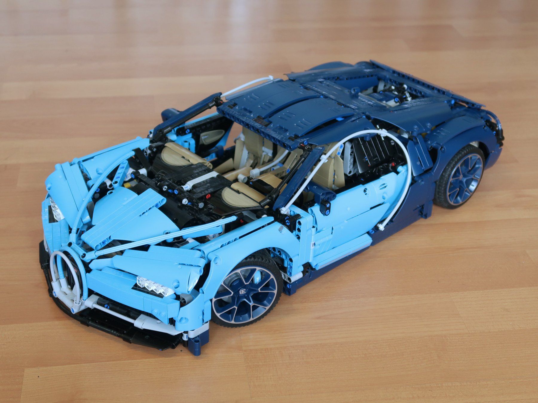 Lego Spielzeuge: Lego Technic 42083 Bugatti Chiron – Gebraucht aus Oberwil b. Büren von nih_qt5f 2