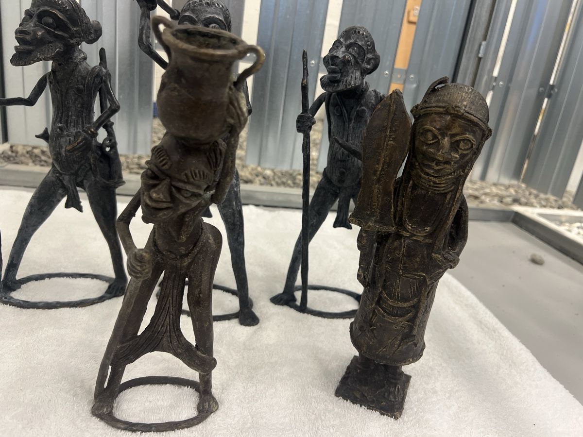 Statuette: Afrikanische Bronzefiguren, Dekoration, Kunstobjekte – Usato da Zürich venduto da Privat_13 2