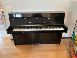 Yamaha Klavier. Schätzungsweise 40 Jahre alt