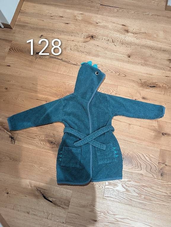 Bademäntel: Bademantel Gr. 128 – Gebraucht aus Beinwil am See von nairda04