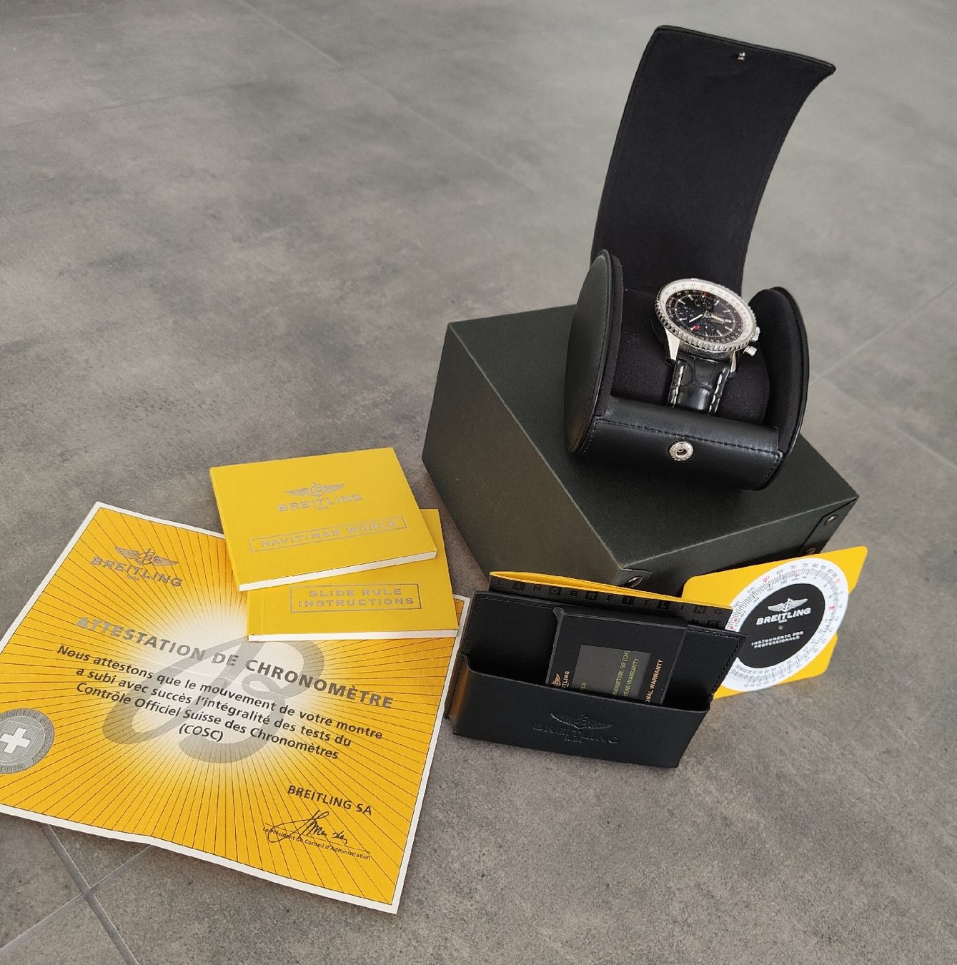 Breitling Montres: Breitling Navitimer World GMT Chronograph 46mm – D'occasion à Widnau par ral_5fxq 1
