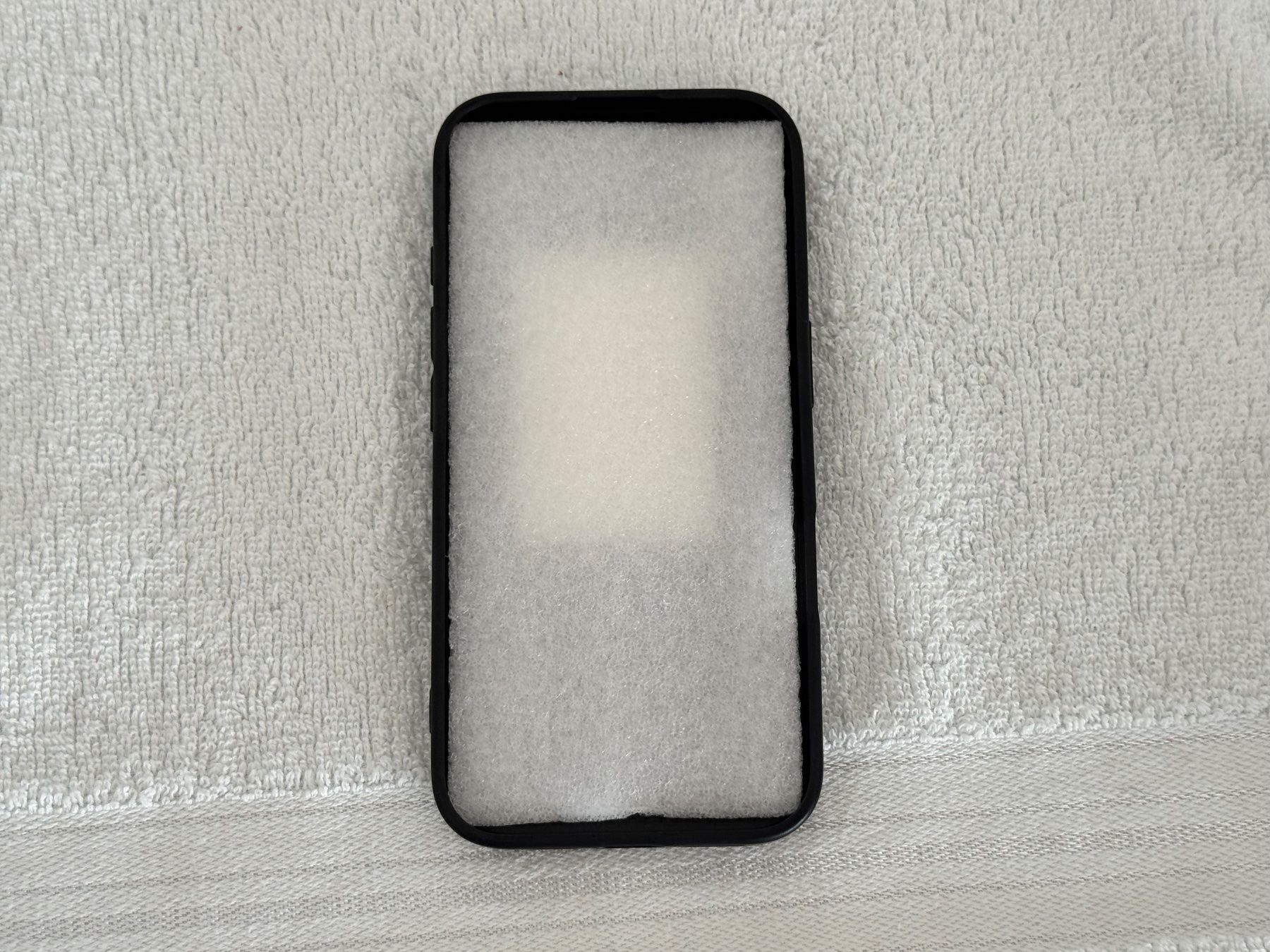 Covers & Schutzfolien: Handyhülle iPhone 16 Pro neu mit Apple Logo – Neu und originalverpackt aus Weinfelden von nimms-jetzt-schnell 1