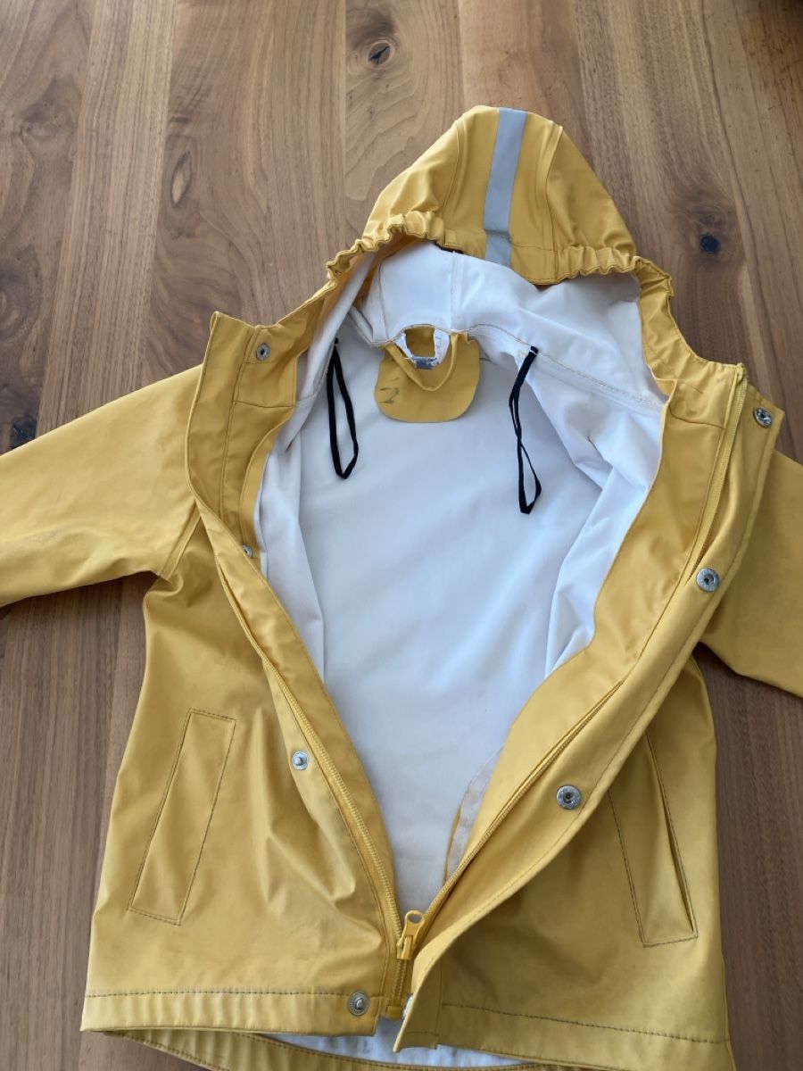 Jacken & Mäntel: Regenjacke – Gebraucht aus Hinwil von zorro83 1