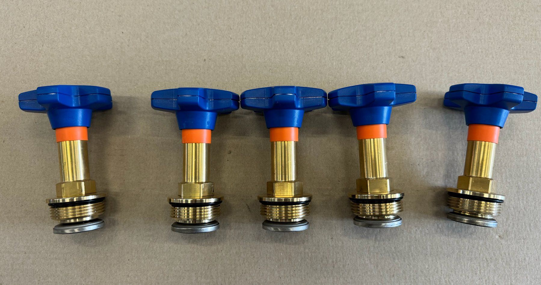 Armaturen: Easy-Top-Oberteil zu Schrägsitzventilen + Batteriev.5/4 Zoll – Neu (gemäss Beschreibung) aus Niedergösgen von elromano74