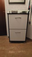 Schuhschrank schmal mit mattierer Glasablage