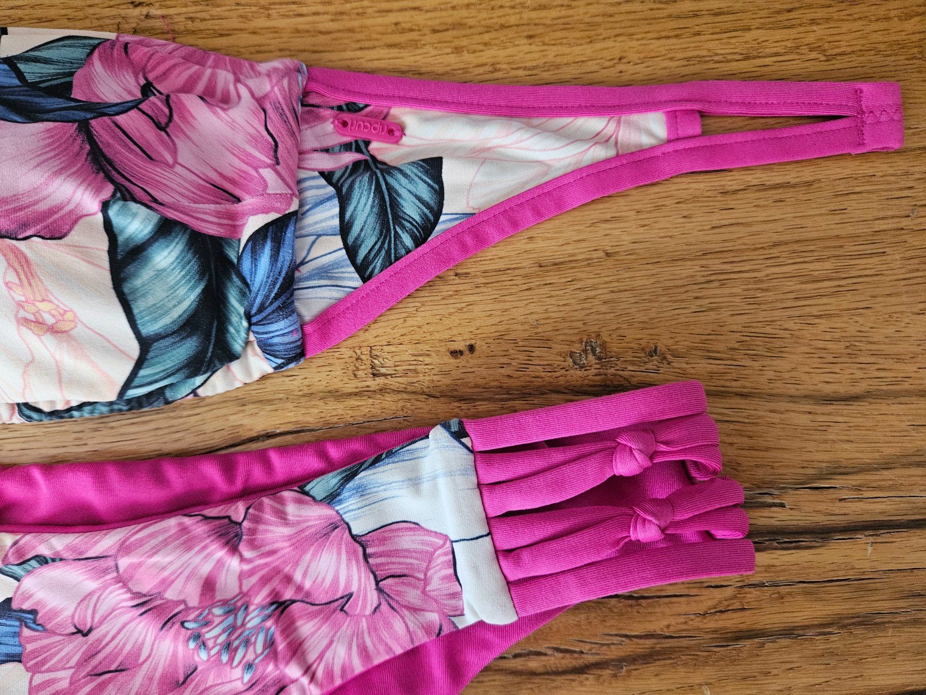 Rip Curl Costumi da bagno & Bikini: RIPCURL Bikini-Set superschönes Muster, Grösse S – Usato da Niederbipp venduto da FeenWERK 2