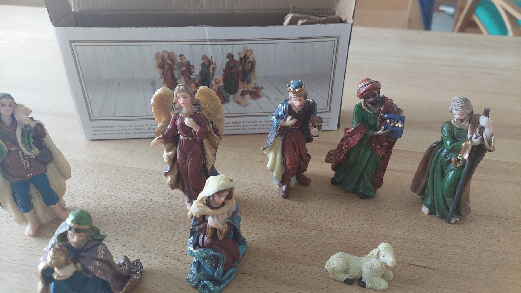 Statuette: Komplette Weihnachtskrippefiguren , 11 Figuren, neuwertig! – Nuovo e nell'imballaggio originale da Schmerikon venduto da AB92 3