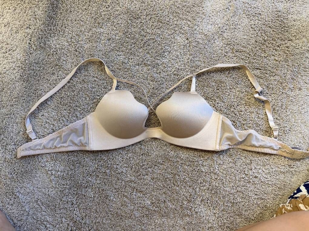Altra biancheria intima: BH beige mit Überkreuzung ca. grösse A85 – Usato da Rheinfelden venduto da nned1