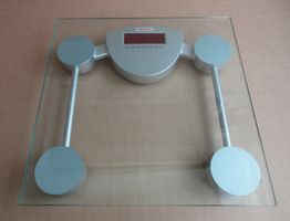 Soehnle Personenwaage Typ 63707 Eckig/Glas/Silber Max. 150Kg