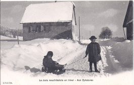 LES EPLATURES, une partie de luge en hiver