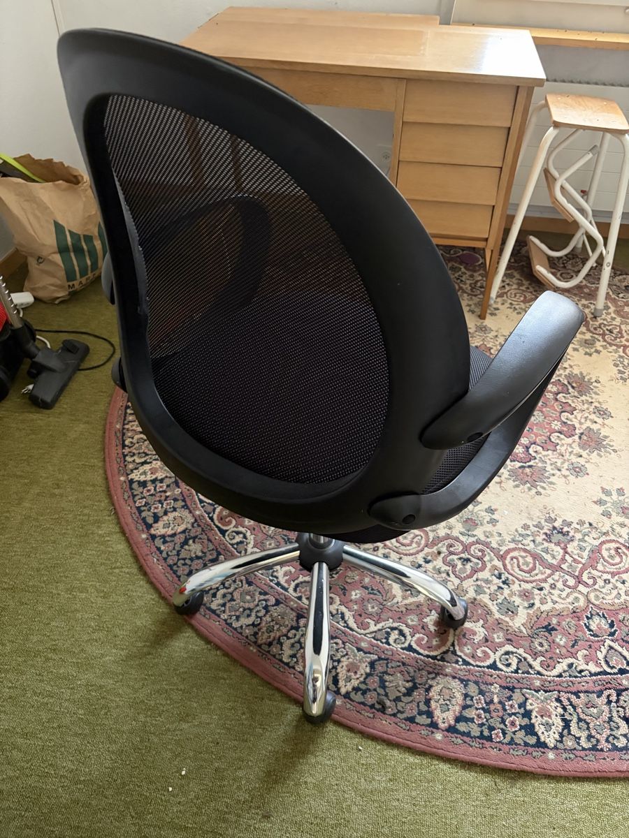 Chaises: Bürostuhl – D'occasion à Heimberg par Blackwitch 1