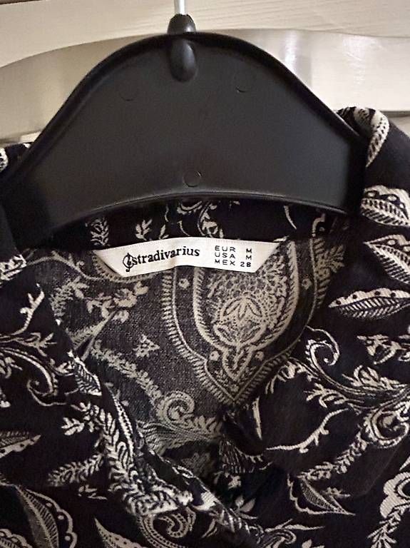 Chemisiers: Elegante Bluse/Kleid mit Paisleymuster, Grösse M – D'occasion à Oftringen par Solima 1