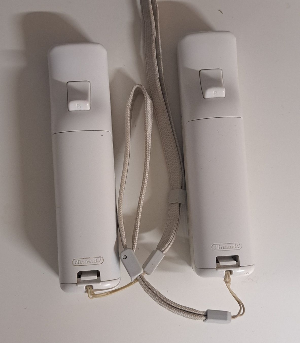 Nintendo Controller: Nintendo wii Controller 2x – Usato da Biel/Bienne venduto da Sasha4u 3