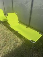 Chaises longues pliables idéales pour être transportées 