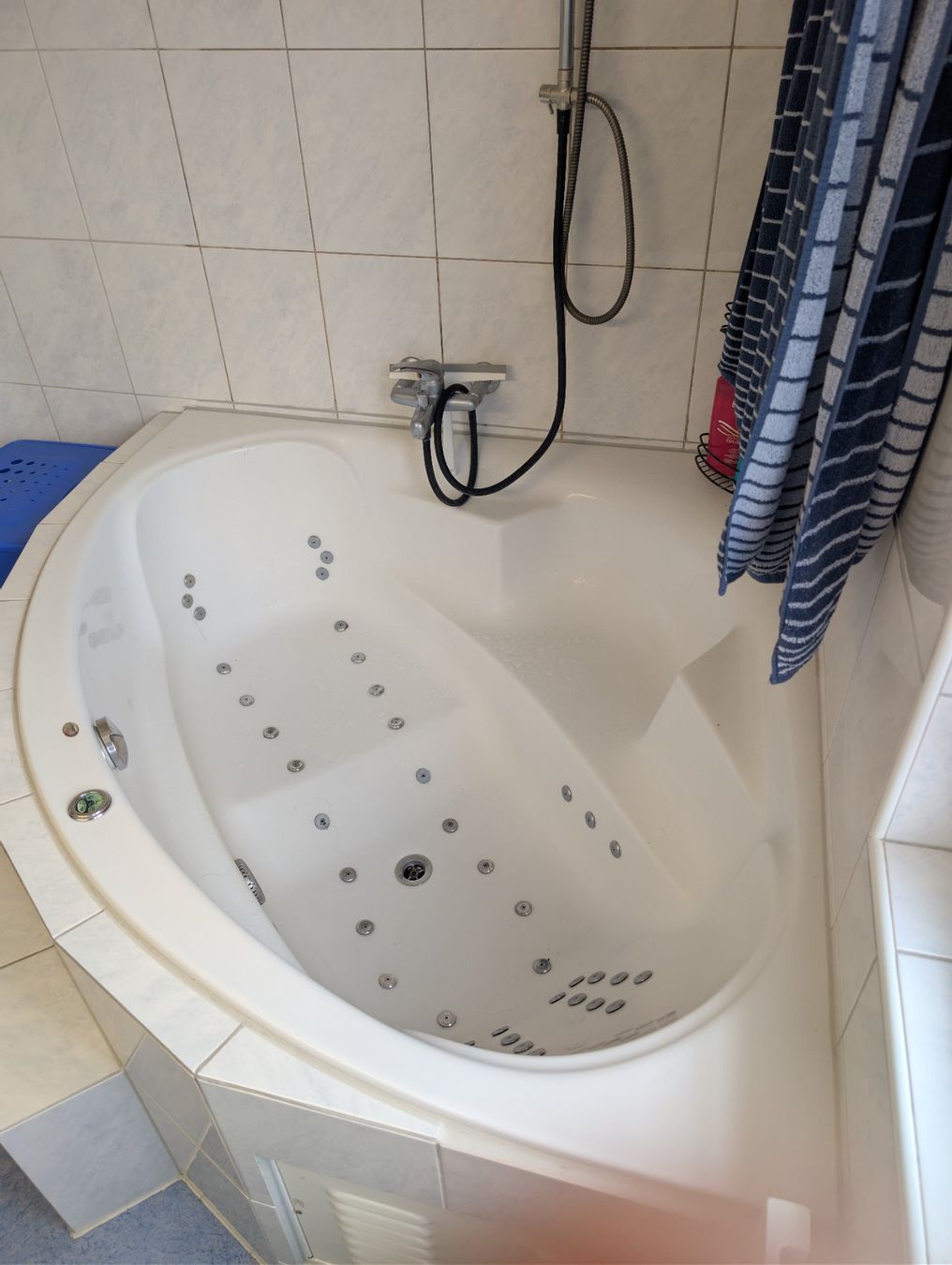 Vasche da bagno: Badewanne mit Luft und Wassermassage Düssen – Usato da Emmen venduto da Alex_N. 3