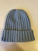 Hellblaue Mütze