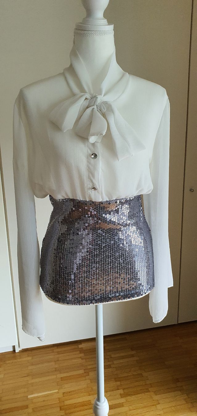 Camicette: Bluse mit Pailletten – Usato da Basel venduto da Kristal4 5
