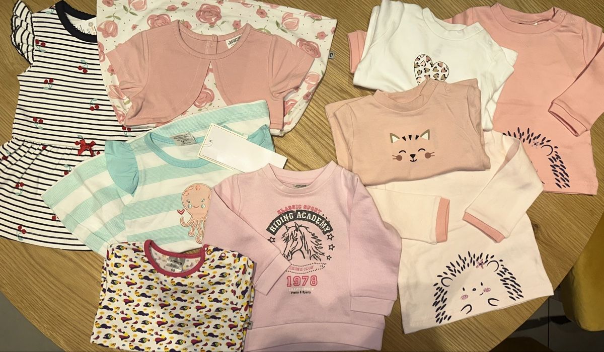 Lotti & Set di vestiti: Babykleider Mädchen Grösse 68 – Nuovo (secondo la descrizione) da Spiez venduto da Brnas 2