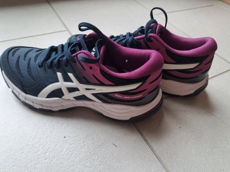 Asics Gel Beyond Damen Hallenschuh