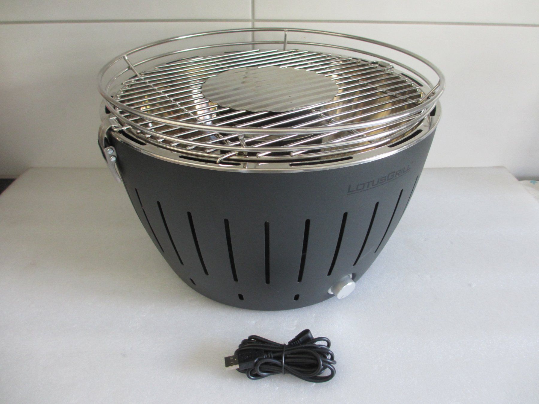 Lotusgrill Grills: LotusGrill S, orig, Typ G280, Farbe anthrazit, mit USB, TOP – Neu (gemäss Beschreibung) aus Ostermundigen von Schnubi86 1