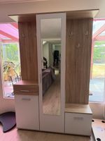 Garderobe mit Spiegel und Tablaren guter Zustand