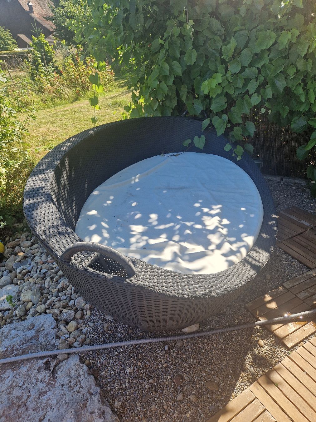 Liegen & Liegestühle: Rundes Gartensofa (Sonneninsel) – Gebraucht aus Grüningen von Sandy819 1