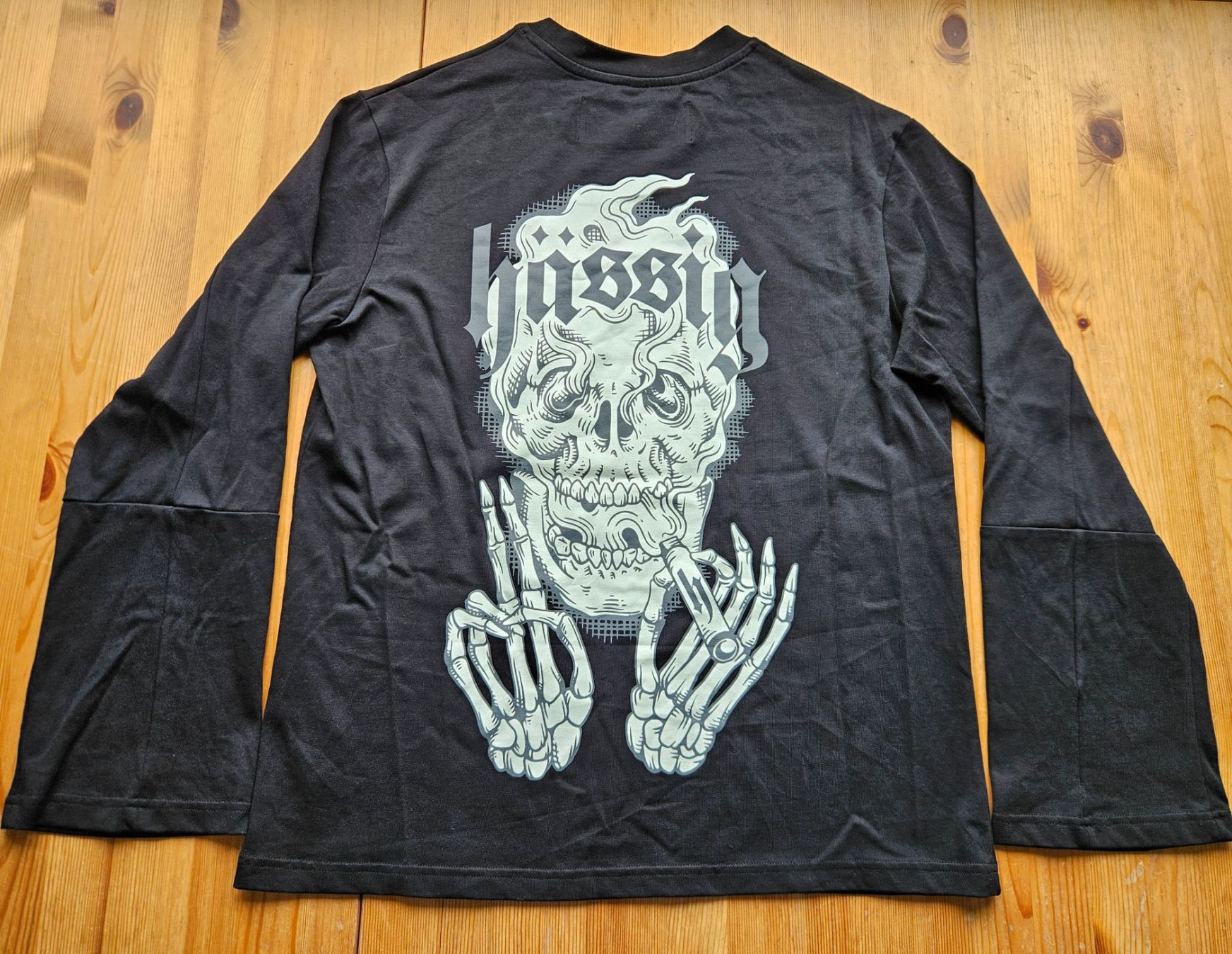 Hässig Maglioni & Felpe: Hässig Pullover Grösse M Totenkopf schwarz – Usato da Hägglingen venduto da United-Village-Trade