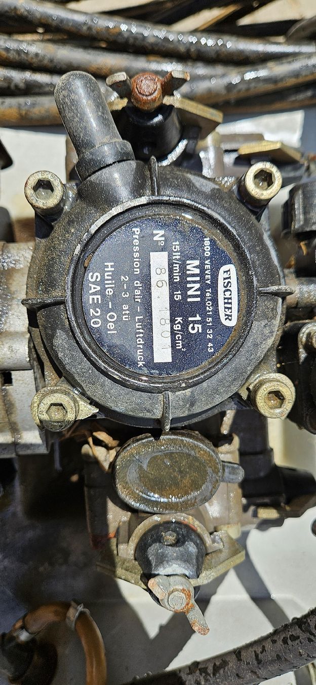 Medizinaltechnik: Schubkarren Spritze – Defekt aus Buttisholz von Silu.99 2