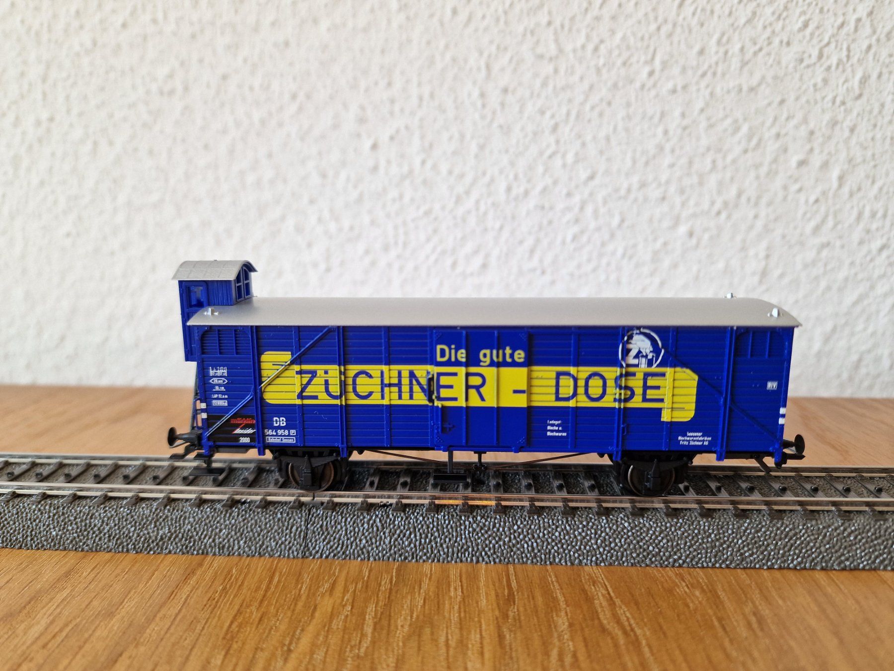 Märklin Modellini di ferrovie: DB Züchner Dose Güterwagen H0 – Usato da Matten b. Interlaken venduto da lor_hr9w