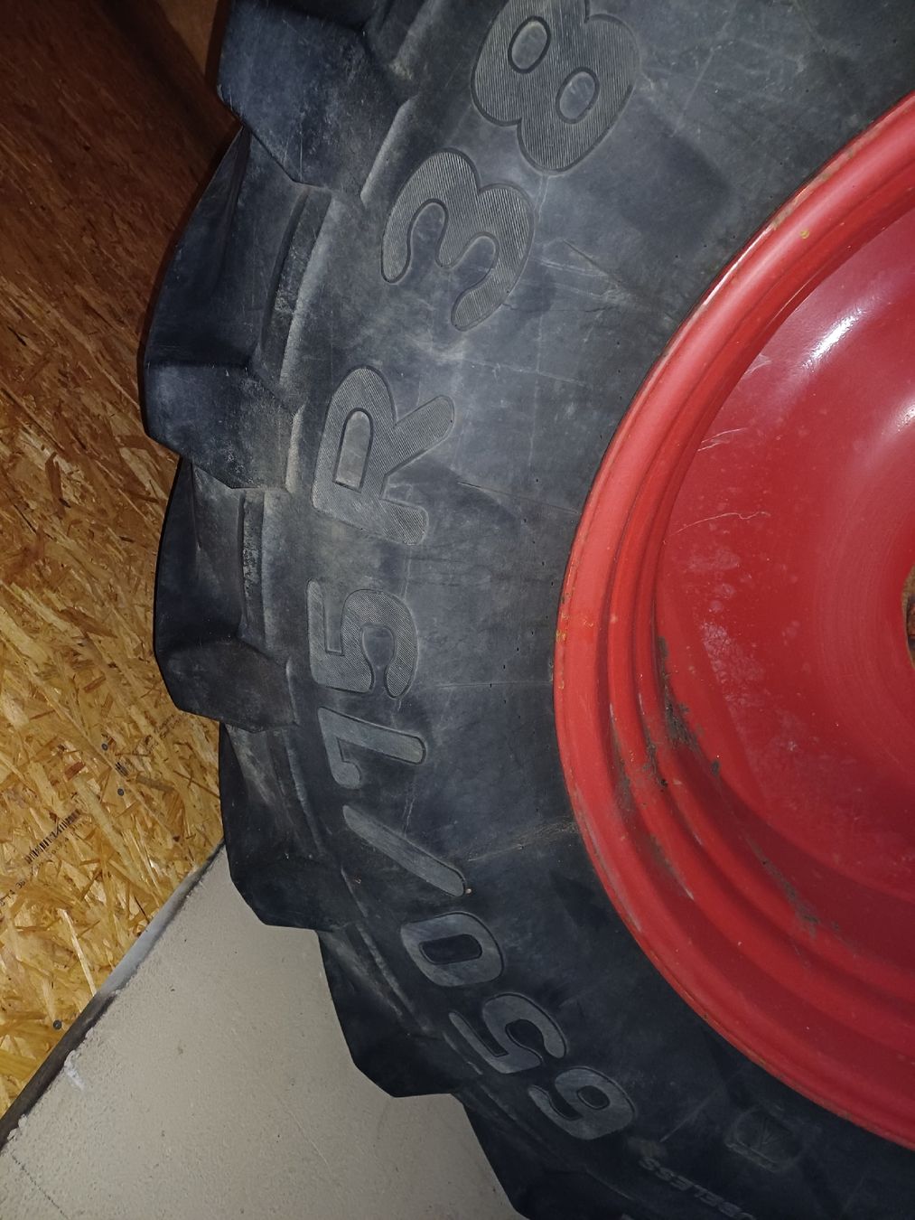 Fendt Tracteurs: 650/75 r38 Kompletrad – D'occasion à Recherswil par Deutzd8006Fahrer 7