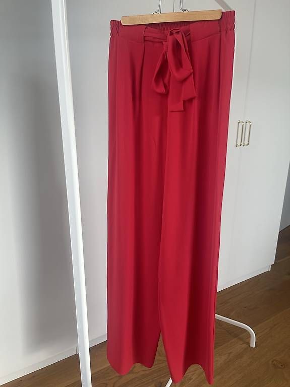 Pantalons: Rote breite Hose – Neuf avec emballage d'origine à Erlinsbach SO par mel_9nj8 2