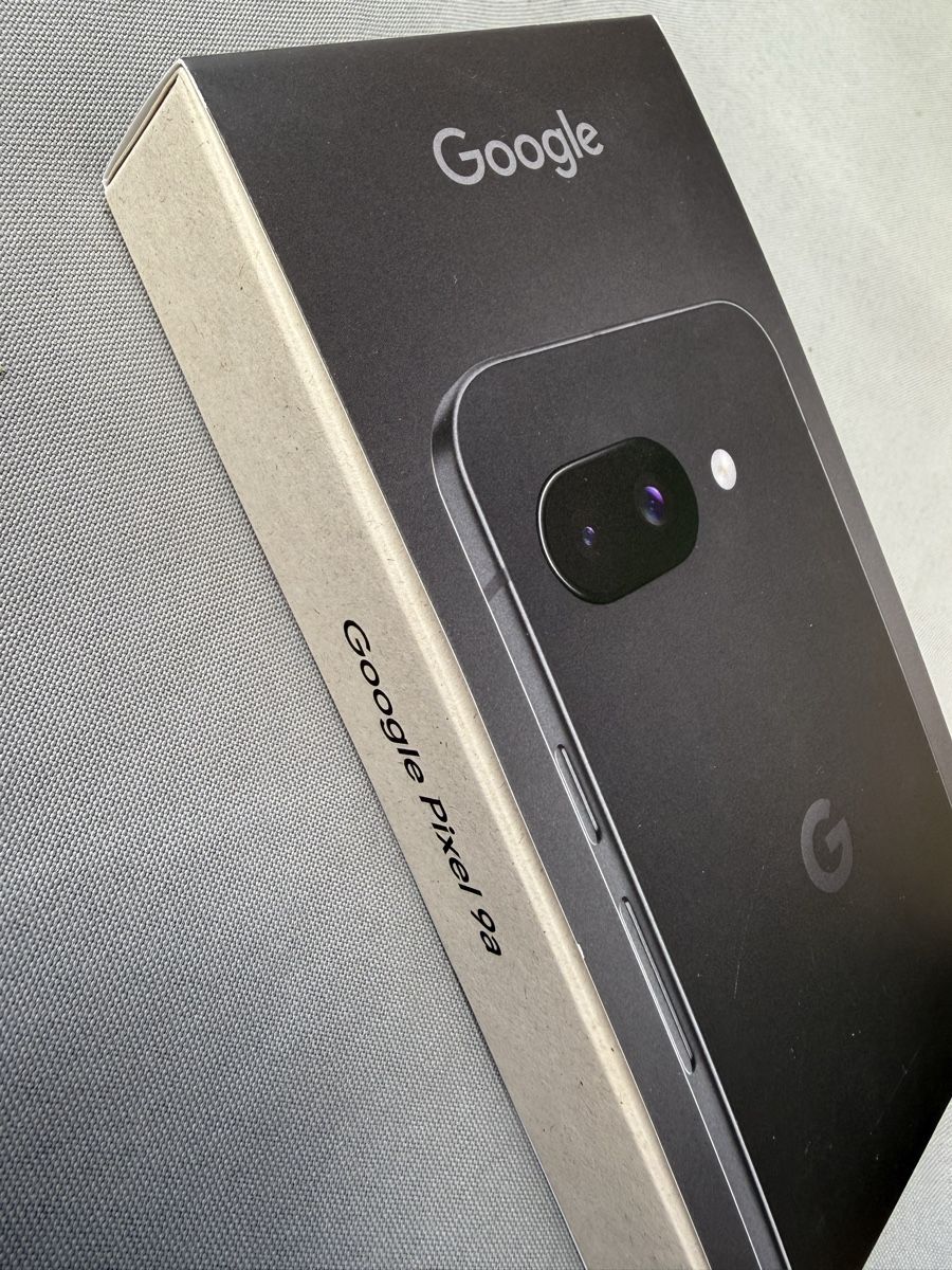Google Telefoni cellulari / Smartphones: Google Pixel 9a 128 GB Obsidian / neu, ungeöffnet – Nuovo e nell'imballaggio originale da Ostermundigen venduto da airline-trolley