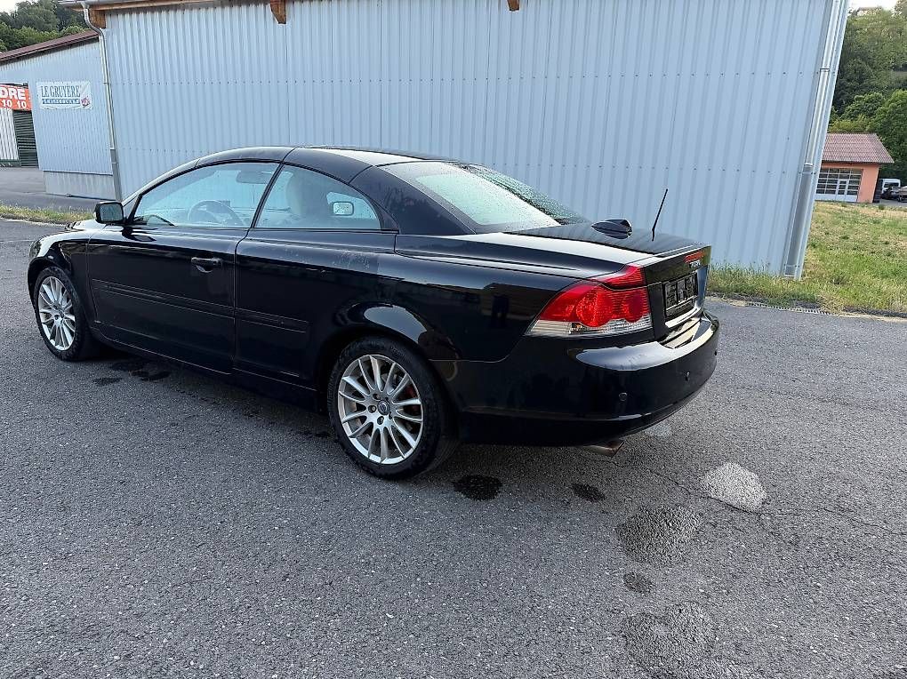 Automobili: Volvo C70 cabriolet 2.4 Diesel pour export  – Usato da Seigneux venduto da adb_y72c 2