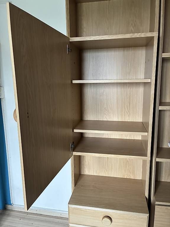 Scaffali: Schränke, Gestell, Büchergestell – Usato da Knutwil venduto da Momon 3