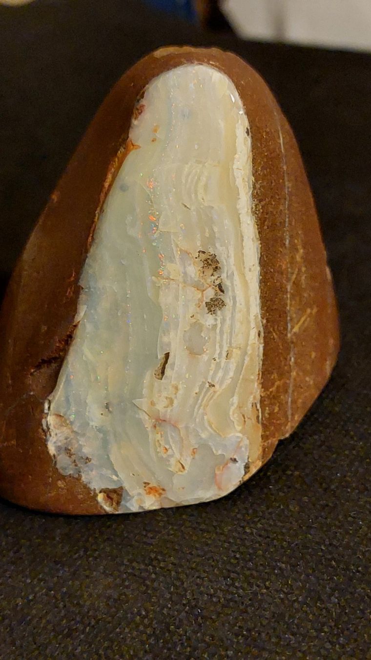 Pierres précieuses: Grosser weisser Boulder Opal auf Muttergestein à 200 gr. – Défectueux à Oberwil BL par Hunajakakku 9