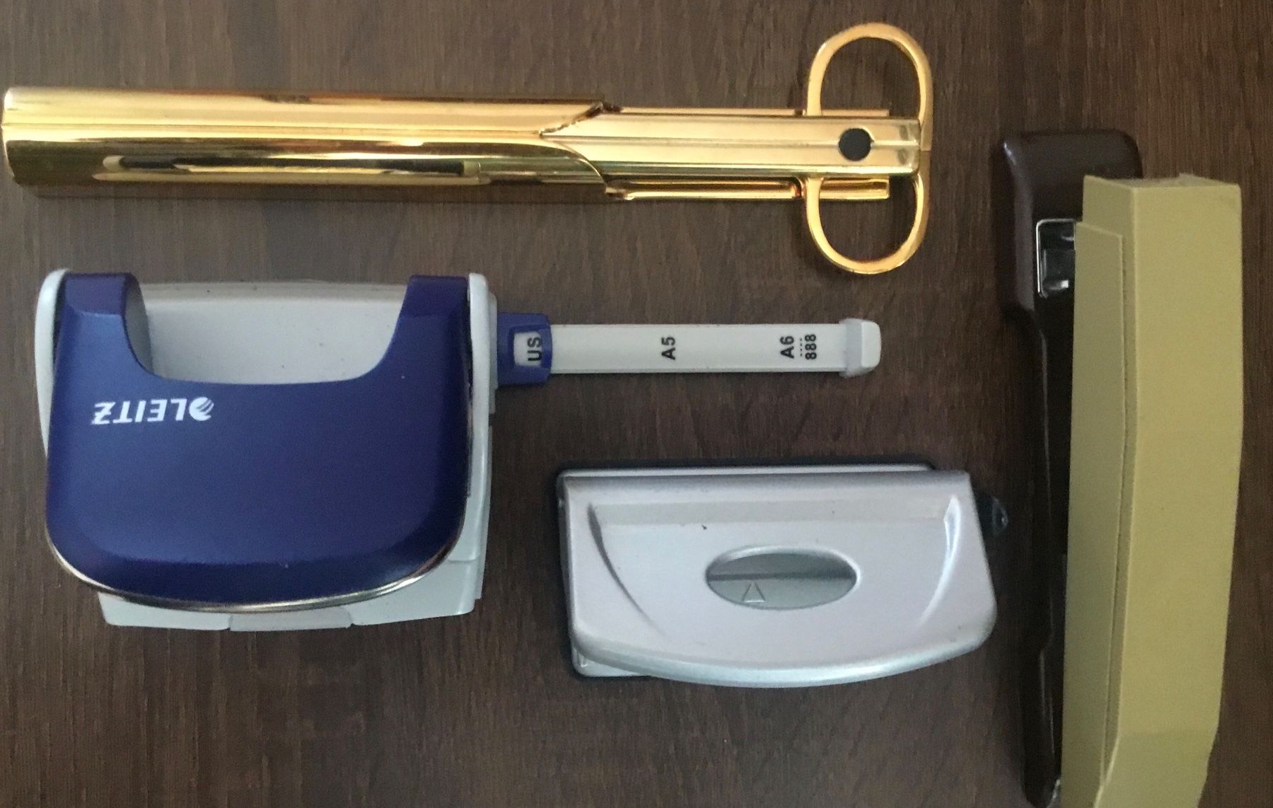 Altro materiale per ufficio: Brieföffner, Schere, Locher, Bostich – Nuovo (secondo la descrizione) da Schlieren venduto da Jeajet 5