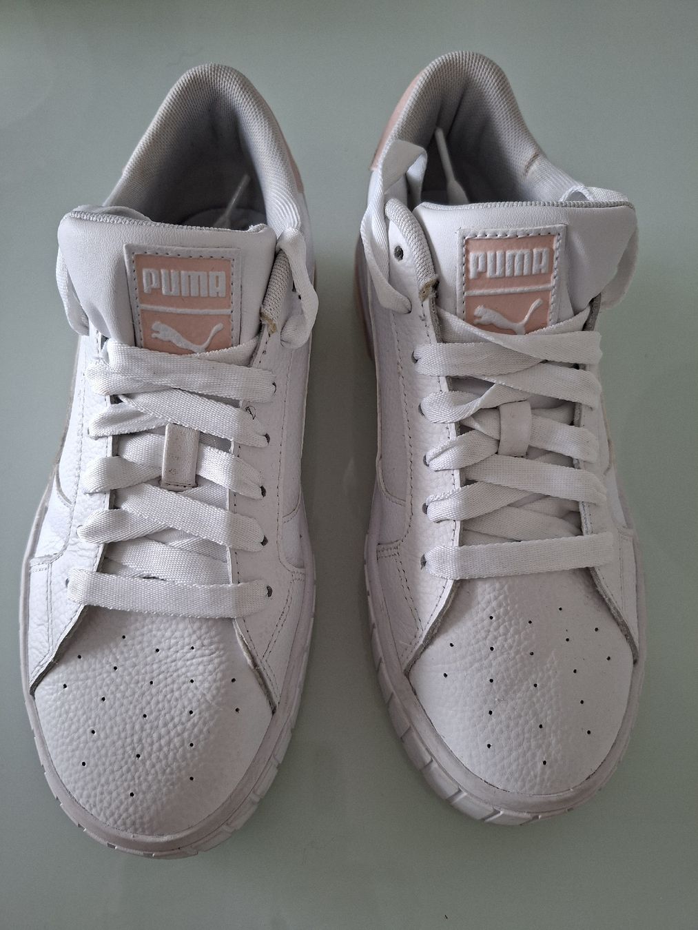 Puma Scarpe da donna: Puma, blanche, taille 39, parfaites pour le printemps! – Usato da Renens VD venduto da ser_j2fn