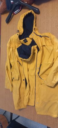 Regenjacke für während der Schwangerschaft und danach